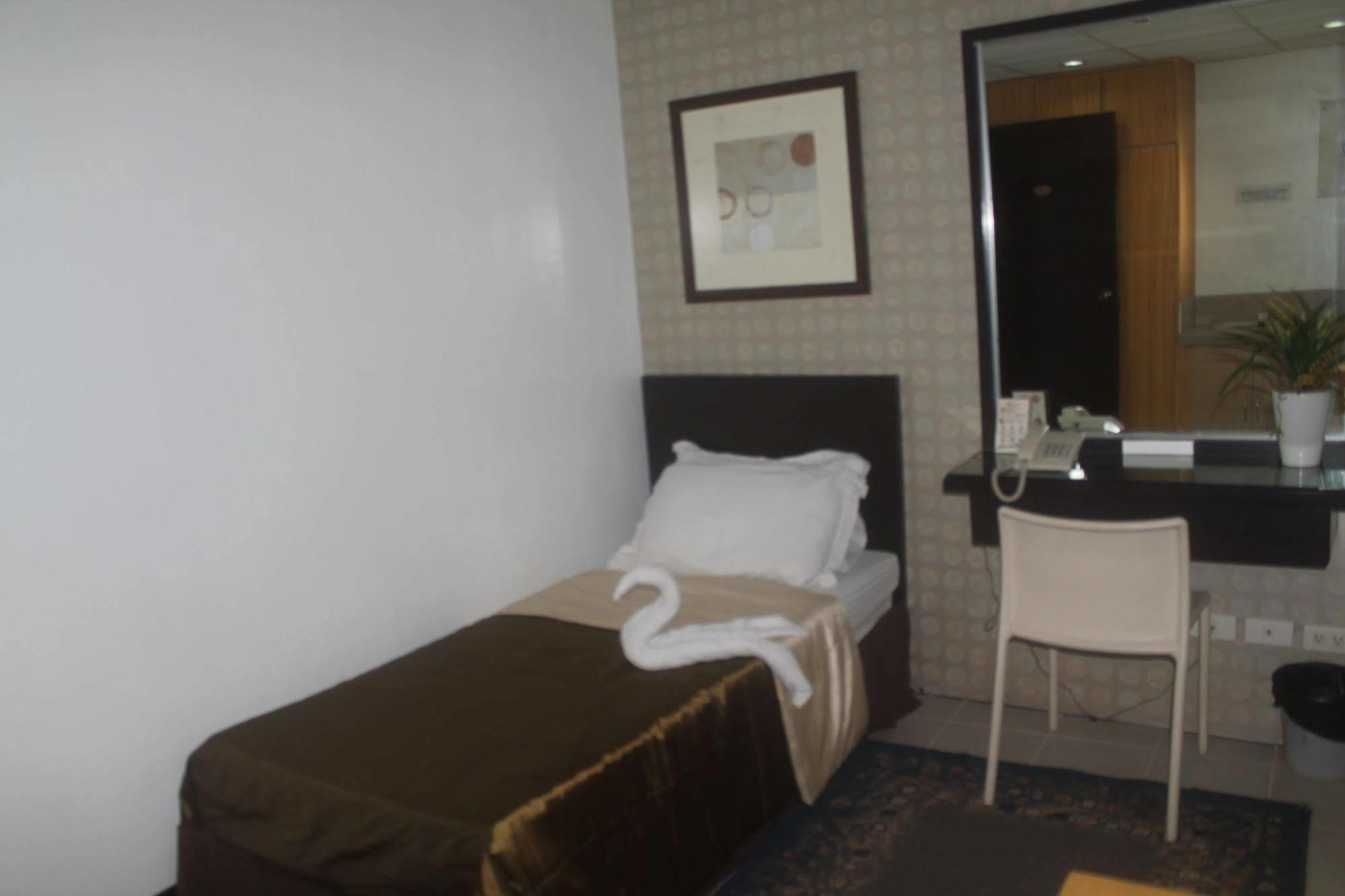 Orange Nest Hotel Manila Exterior photo