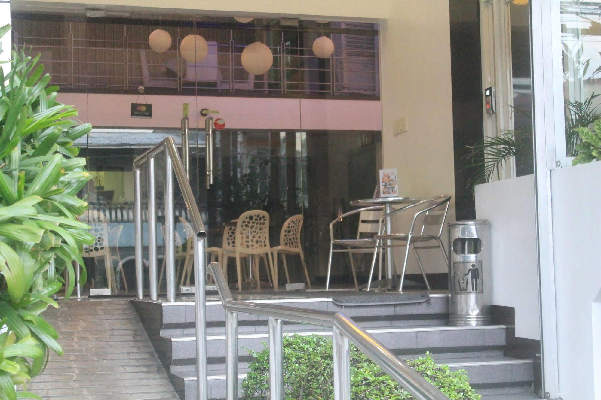 Orange Nest Hotel Manila Exterior photo